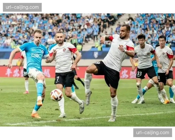 现场直击:沧州雄狮vs青岛海牛,大雨天气导致双方传中成功率大幅下滑 现场直击:沧州雄狮vs青岛海牛,大雨天气导致双方传中成功率大幅下滑